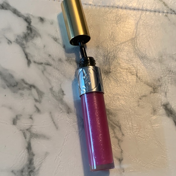 YSL Gloss Volupte 49 Terriblement Fuchia - Picture 4 of 12